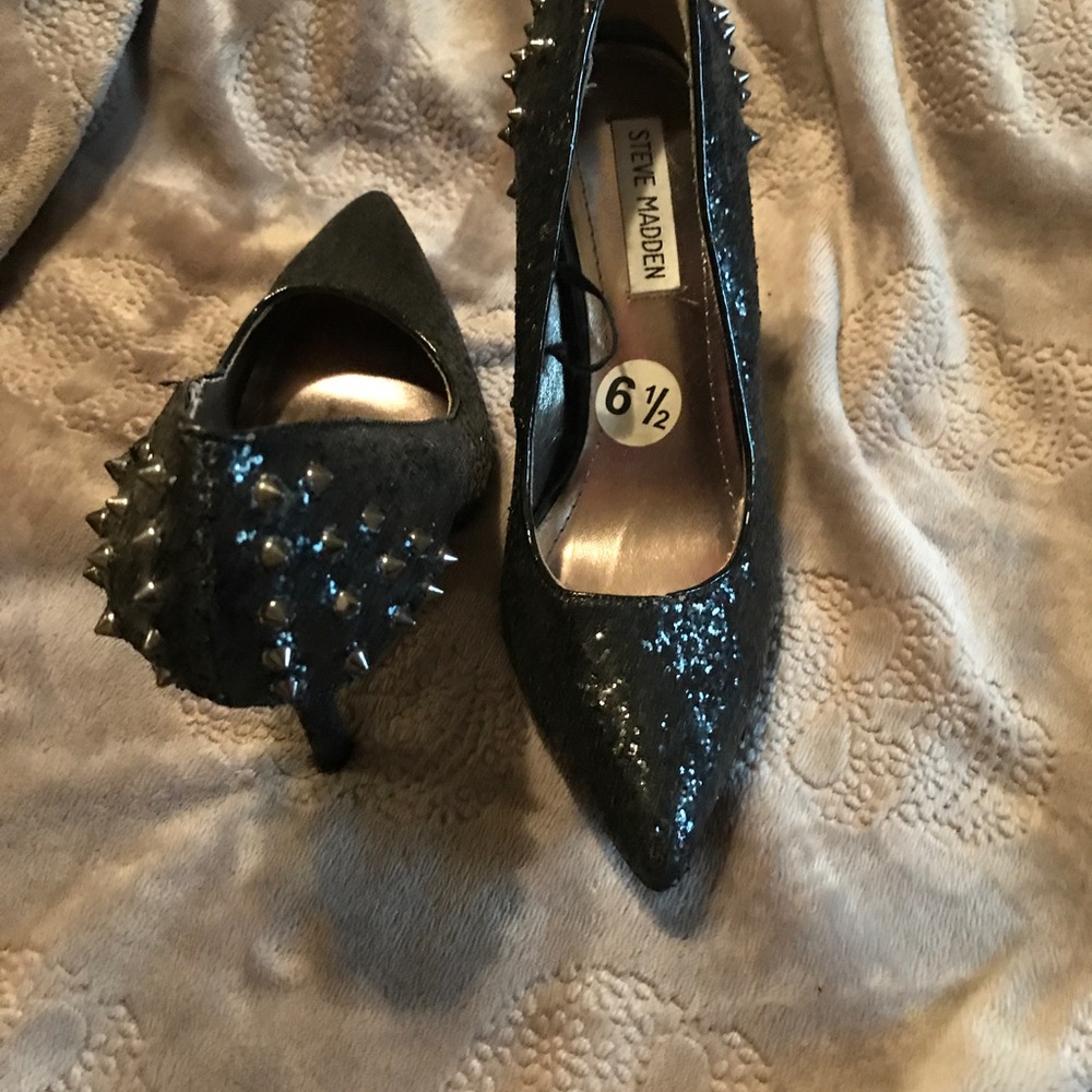 Steve Madden studded pumps
